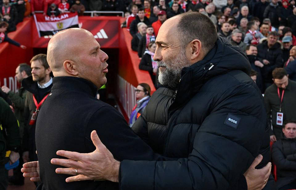 斯洛特换人惹怒球迷,利物浦十亿豪阵频现危机,欧冠出局或将导致下课