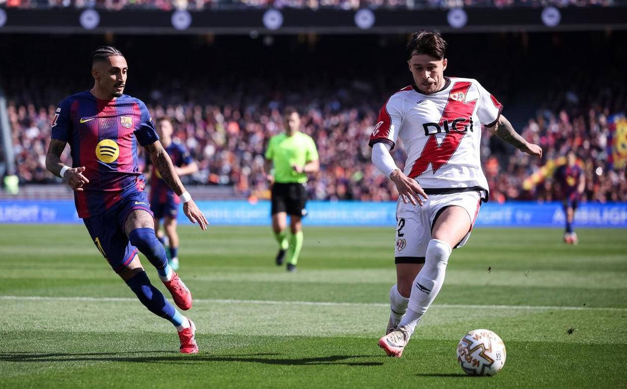 阿劳霍关键进球助巴塞罗那5连胜领跑西甲,领先皇马4分